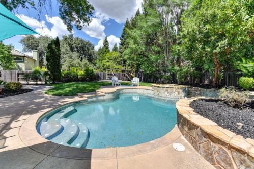 648 Henry St, Folsom, CA 95630-7737