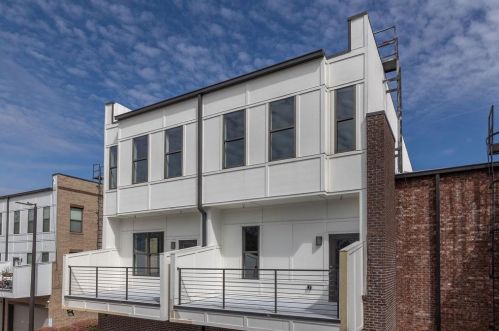 2030 Main St, Atlanta GA  30344-0016 exterior