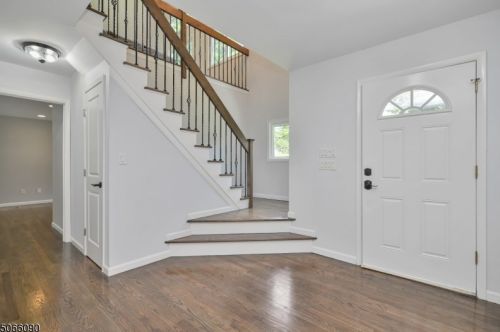 40 Camden Pl, West Milford Lakes NJ  07480-1106 exterior