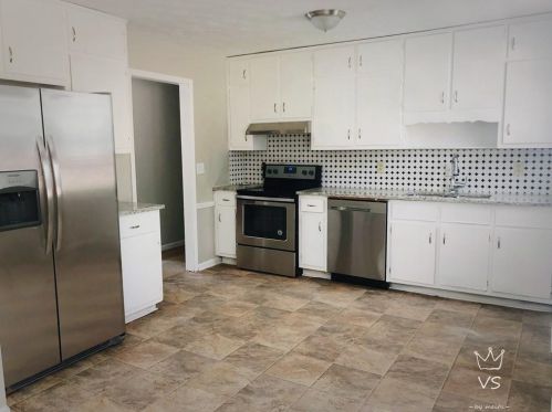 3733 Tree Bark Ln, Lithonia GA  30039-4319 exterior