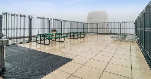 2626 Lakeview Ave, Chicago IL  60614-1809 exterior