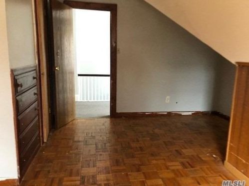 182 Grv St, Valley Stream NY 11580-2020 exterior