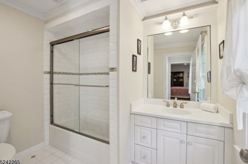 40 Linden Ln, Chatham Township NJ 07928-1654 exterior