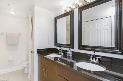 9610 Victoria Ln, Naples FL 34109-8612 exterior