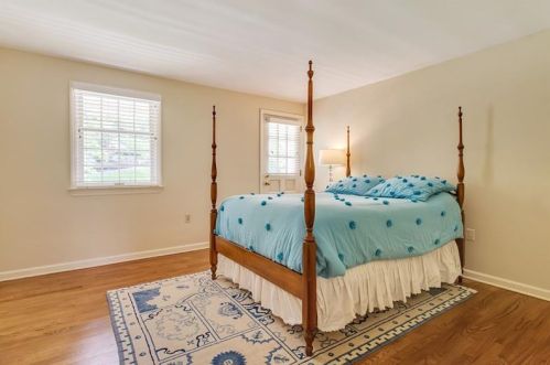 1505 Candlewood Dr, Pittsburgh PA 15241-2907 exterior