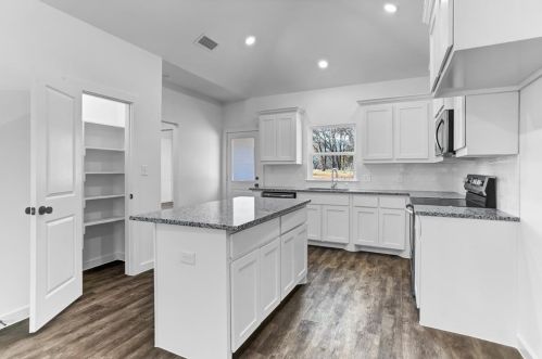 1475 Cathey Dr, Denison TX  75020-4564 exterior