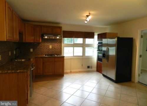 1622 Bradley Ave, Rockville MD  20851-1436 exterior