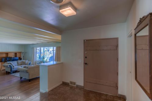 201 Irving Ave, Tucson AZ 85711-6239 exterior