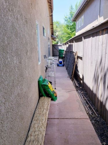 3999 Meadow Wood Dr, Folsom CA  95762-7546 exterior