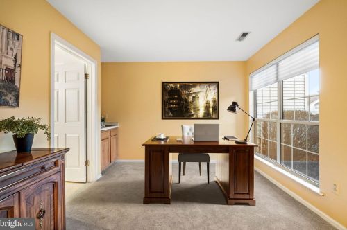 2207 Foxmeadow Dr, Limerick PA 19468-1572 exterior