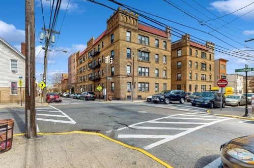 150 St, Union City NJ 07087-6038 exterior