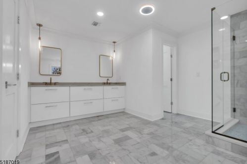 7 Maple St, Chatham Township NJ  07928-1624 exterior