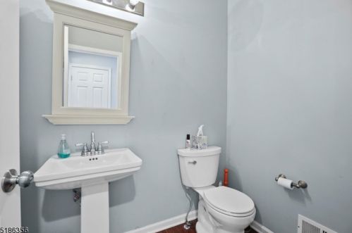 24 Dorset Dr, Hackettstown NJ  07840-5010 exterior