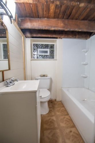 2123 Lloyd Ave, Pittsburgh PA 15218-1734 exterior