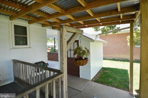 1214 Walnut St, Hanover PA 17331-1529 exterior