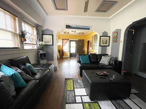 4726 31st St, Milwaukee, WI 53209-6022