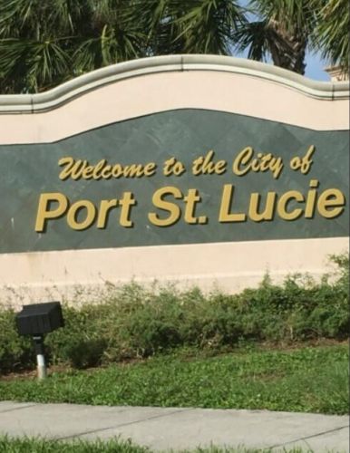 1554 Royal Green Cir, Fort Pierce FL  34952-4631 exterior