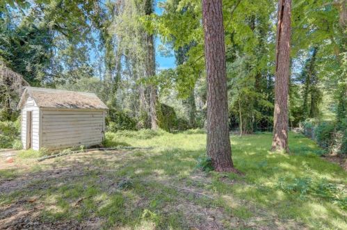 761 Kennolia Dr, Atlanta GA 30310-2330 exterior