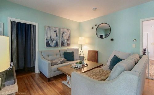 15 Dean Ave, Middletown RI 02840-3406 exterior