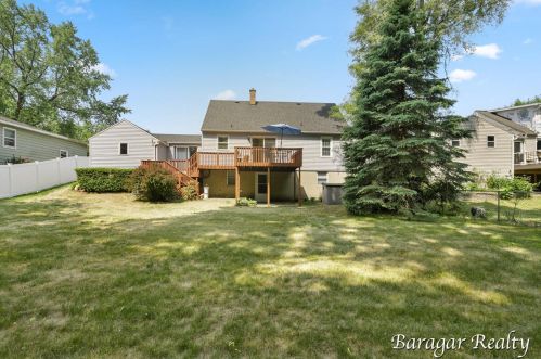 2900 Belknap Ave, Grand Rapids MI 49505-3304 exterior