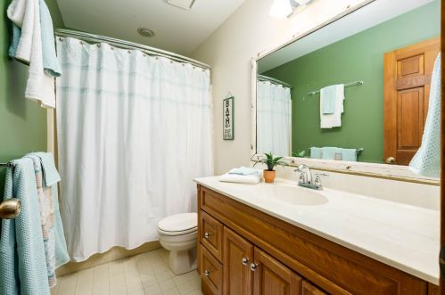 3020 Kalarama Ave, Kalamazoo MI 49024-2383 exterior