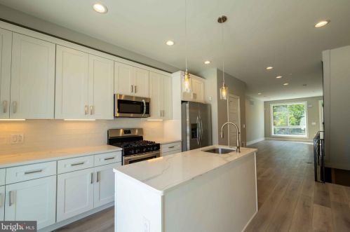 2019 Bodine St, Philadelphia PA  19122-1503 exterior