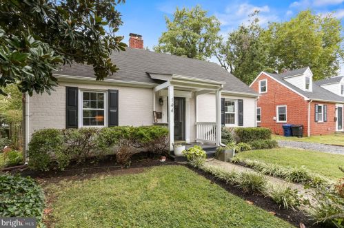 144 Moncure Dr, Alexandria, VA 22314-4946