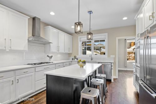 3320 Hamilton Ave, Chicago IL 60636-1018 exterior