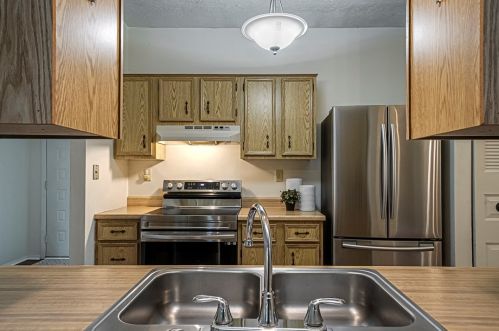 604 Meade Dr, Moon Twp PA 15108-9668 exterior