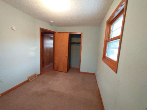 808 2nd St, Duluth MN 55802-2013 exterior