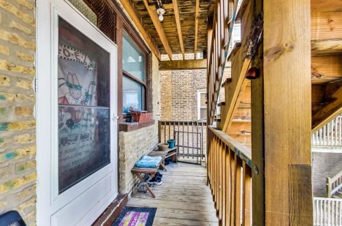 3256 Wilson Ave, Chicago IL 60640-5211 exterior