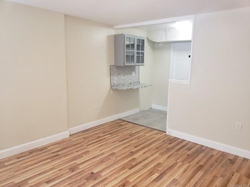 1414 Crotona Park, Bronx NY 10460-4738 exterior