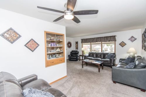 3333 Knl Blvd, Milwaukee WI 53222-3362 exterior