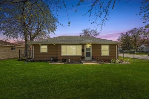 1450 Kinsey Ave, Joliet, IL 60436-2546