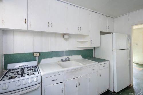 2620 Date St, Honolulu HI 96816-1122 exterior