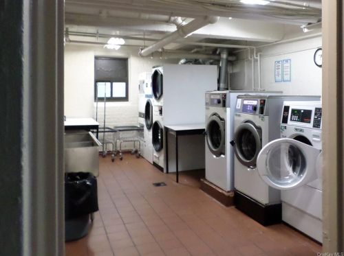 505 Lincoln Ave, Mount Vernon NY 10552-3557 exterior