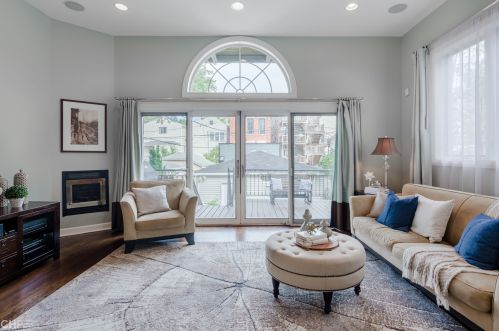 1512 Oakdale Ave, Chicago IL 60657-4011 exterior