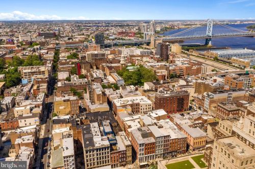 233 Chestnut St, Philadelphia PA  19106-2886 exterior