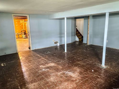 32 Elm St, Central Islip NY  11722-4145 exterior