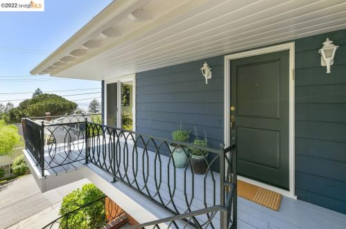 154 Avenida Dr, Berkeley CA 94708-2145 exterior