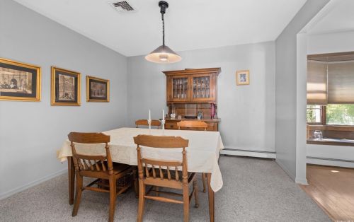 2 Furth Rd, Valley Stream NY 11581-2531 exterior