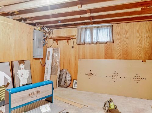 2911 Viebahn St, Manitowoc WI 54220-9742 exterior