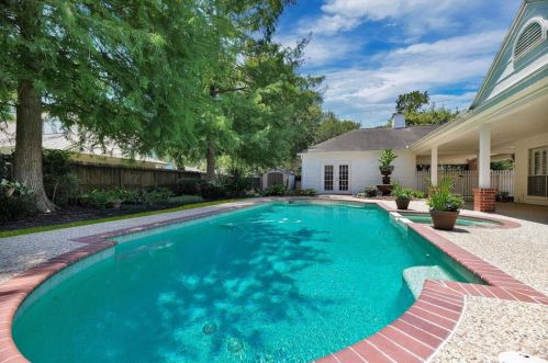 1810 Mountain Aspen Ln, Humble TX 77345-1942 exterior