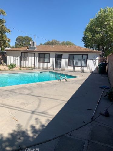 44913 15th St, Lancaster CA  93534-2104 exterior