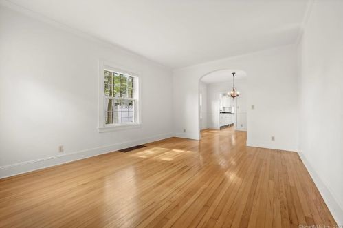 13 Is Hl Ave, Ridgefield CT exterior