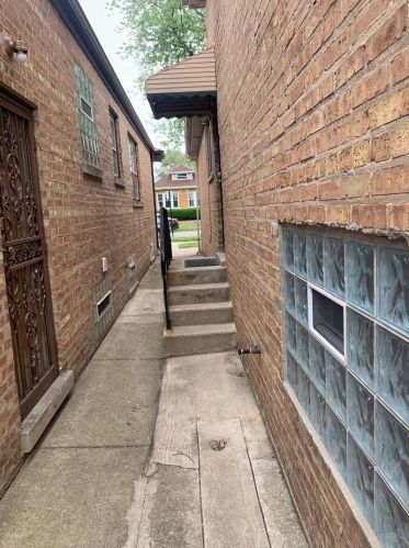 411 87 Pl, Chicago IL 60619-6905 exterior