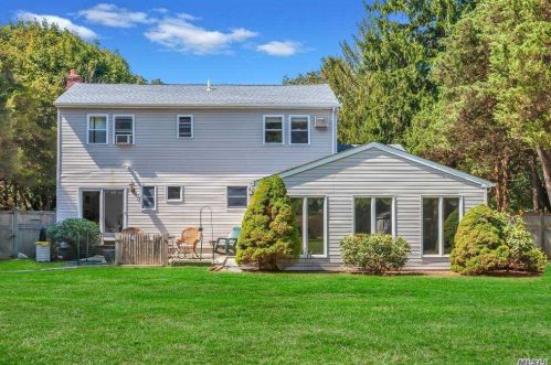 1345 Locust Ave, Bohemia NY 11716-2183 exterior