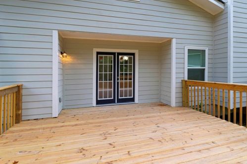 2061 Marbut Forest Dr, Lithonia GA  30058-7827 exterior