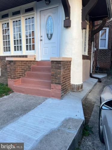 22 Bryn Mawr Ave, Trenton, NJ 08618-4004