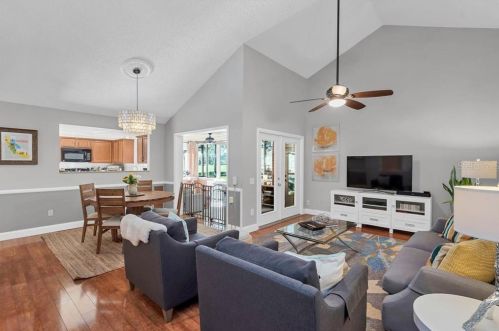 6414 Edgeworth Dr, Orlando, FL 32819-4671